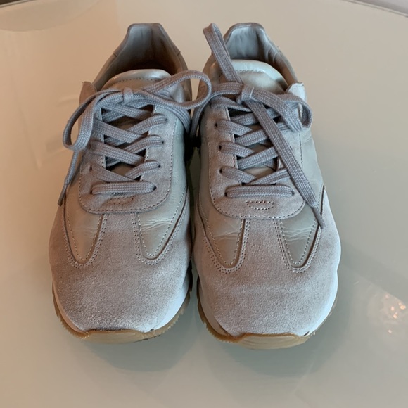 Koio retro runners in breeze. - Picture 2 of 10